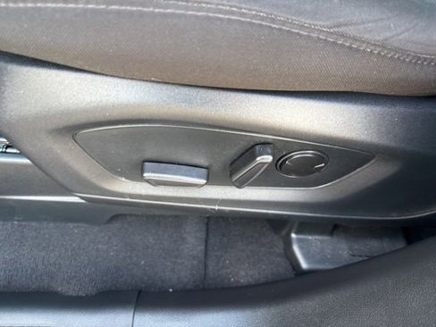 Used 2023 Ford Explorer XLT image 25