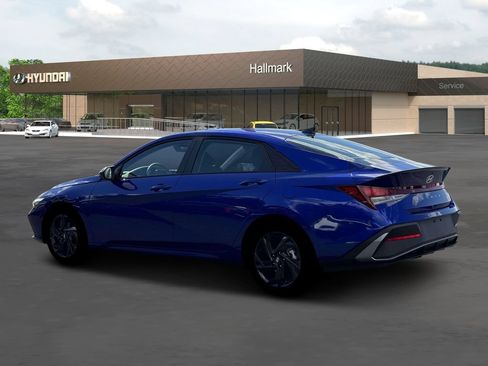 Used 2026 Hyundai Elantra Sport FWD image 4