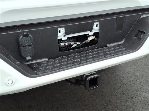 New 2026 GMC Canyon Elevation image 6