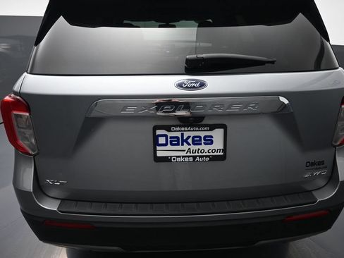 Used 2022 Ford Explorer XLT w/ Equipment Group 202A AWD/4WD image 33