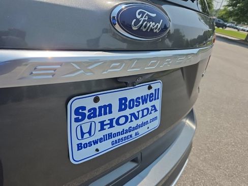 Used 2016 Ford Explorer Platinum AWD/4WD image 32