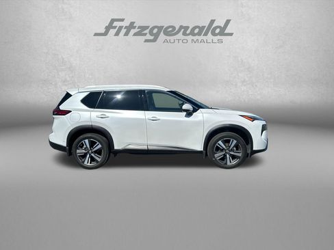 Used 2025 Nissan Rogue SL w/ SL Premium Package image 6