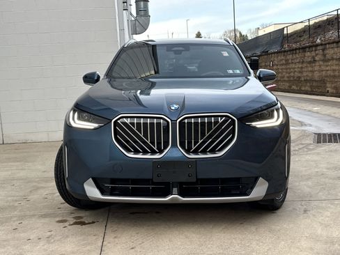 Certified 2025 BMW X3 xDrive30i w/ Premium Package image 2
