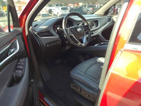 Used 2024 Buick Enclave Premium image 10