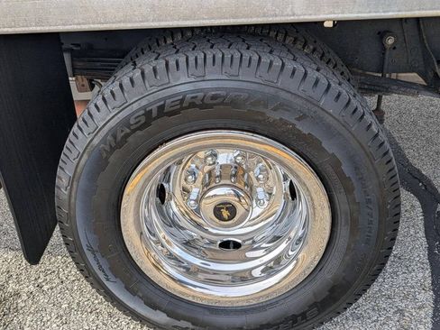 Used 2017 Ford E-450 and Econoline 450 Super Duty RWD image 29