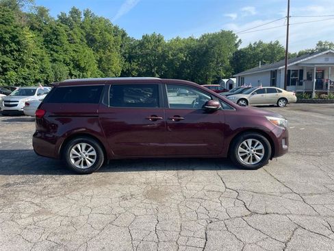 Used 2016 Kia Sedona LX w/ LX Convenience Package FWD image 4