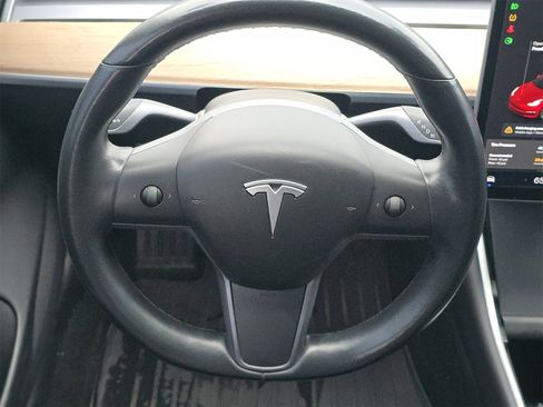 Used 2018 Tesla Model 3 Long Range image 16