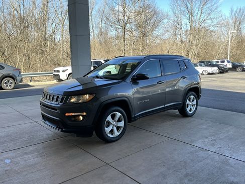 Used 2020 Jeep Compass Latitude w/ Cold Weather Group image 3
