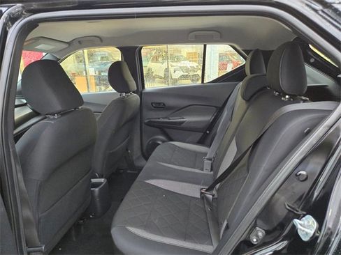 Used 2018 Nissan Kicks S w/ Exterior Package image 16