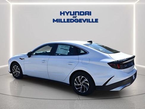 New 2026 Hyundai Sonata Blue FWD image 2