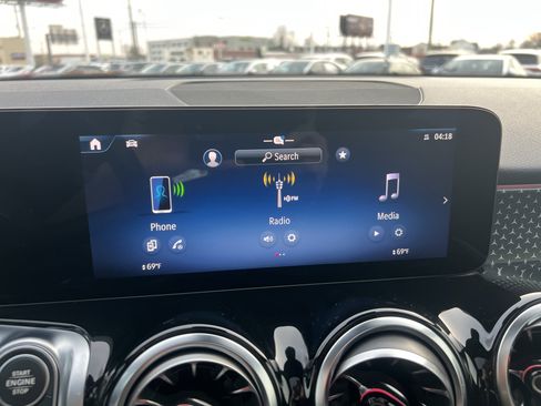 Used 2025 Mercedes-Benz GLB 250 image 29