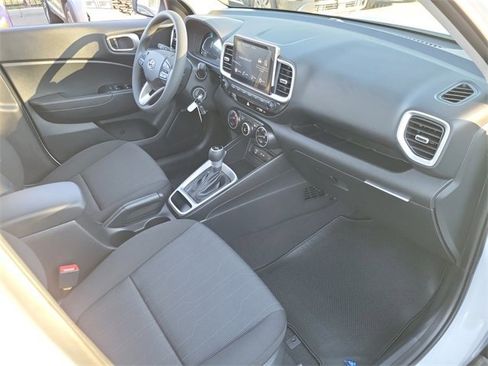 New 2026 Hyundai Venue SE image 16