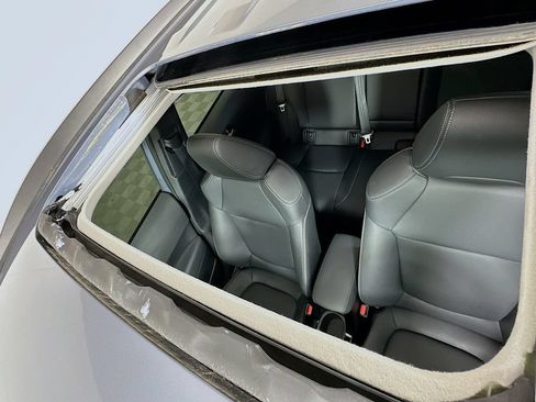 Certified 2025 Toyota Corolla Cross XLE FWD image 22