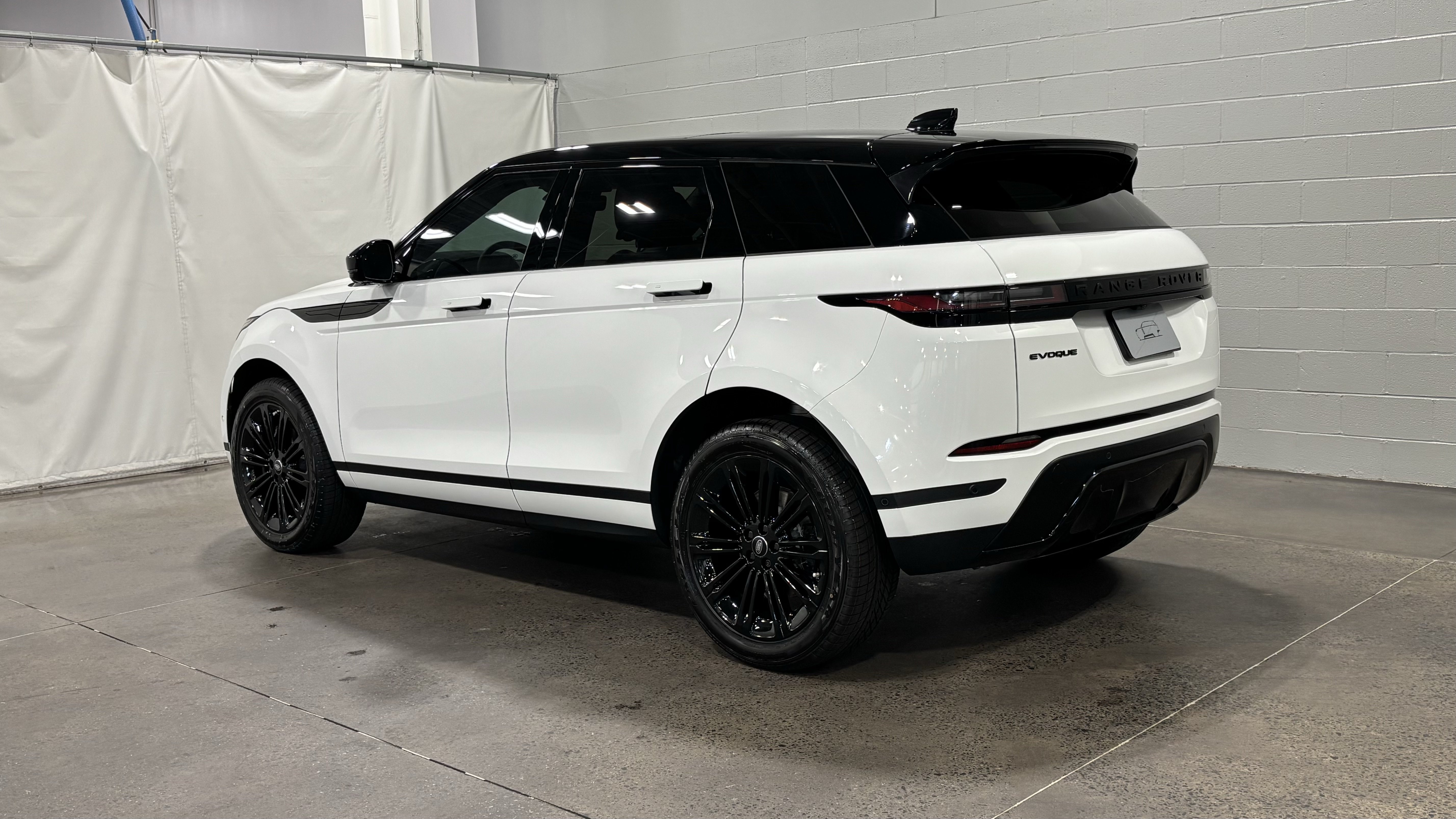 New 2026 Land Rover Range Rover Evoque S AWD/4WD image 12
