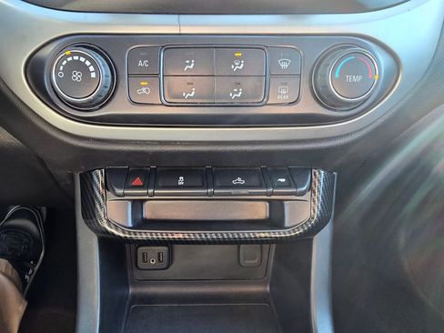 Used 2020 Chevrolet Colorado LT w/ LT Convenience Package image 21