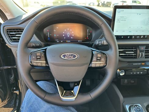 New 2026 Ford Escape SE image 17