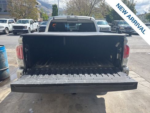 Used 2020 Toyota Tacoma TRD Off-Road w/ Technology Package RWD image 13