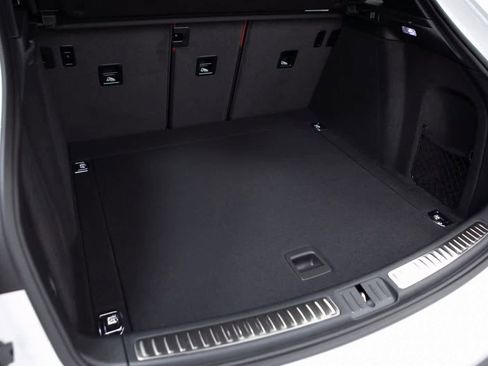 Certified 2025 Porsche Macan image 31