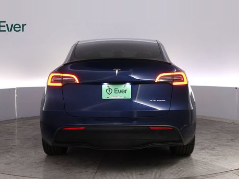 Used 2024 Tesla Model Y Long Range AWD/4WD image 15