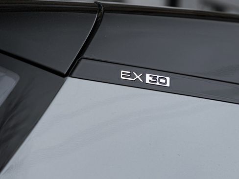 New 2025 Volvo EX30 Plus w/ Climate Package image 5