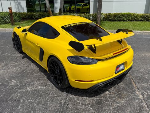 Used 2025 Porsche 718 Cayman GT4 RS RWD image 19