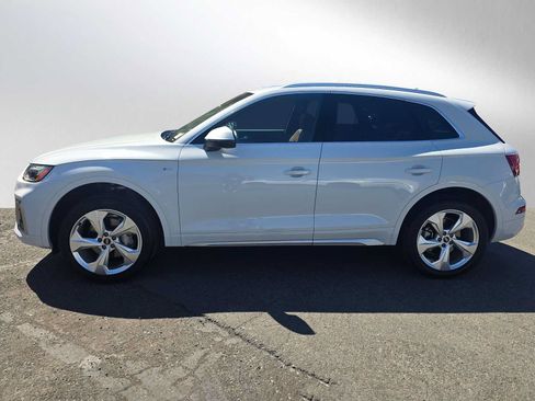 Used 2024 Audi Q5 2.0T Premium Plus w/ Premium Plus Package AWD/4WD image 6