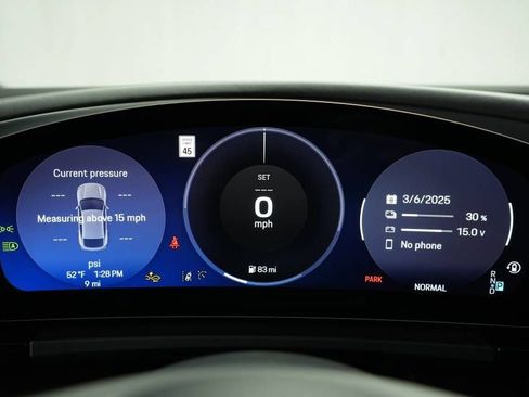 Certified 2025 Porsche Macan Electric image 14