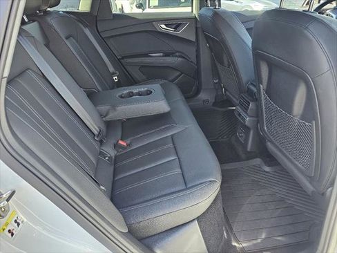 Used 2024 Audi Q4 e-tron Premium Plus image 6