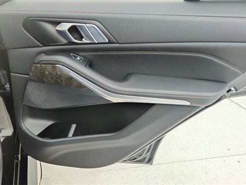 Used 2023 BMW X5 xDrive40i w/ M Sport Package image 29