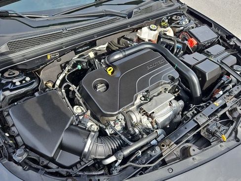 Used 2024 Chevrolet Malibu LT image 32