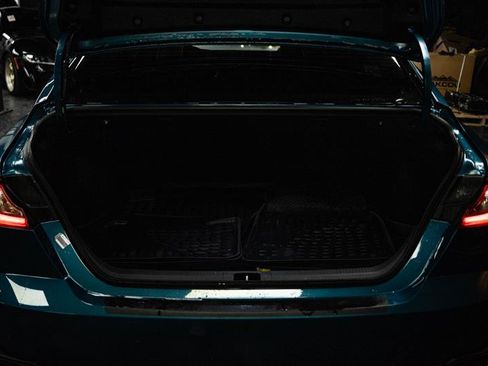 Used 2025 Toyota Camry SE image 7