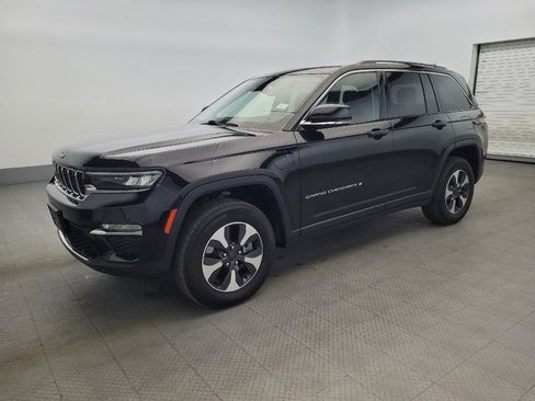 Used 2022 Jeep Grand Cherokee Limited 4xe w/ Luxury Tech Group II image 2