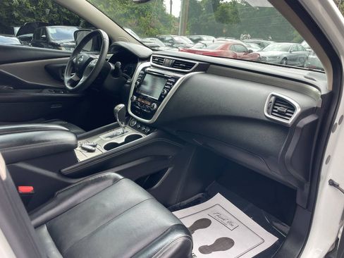 Used 2017 Nissan Murano Platinum w/ Platinum Technology Package FWD image 12