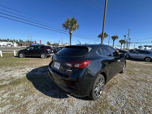 Used 2018 MAZDA MAZDA3 Touring image 18