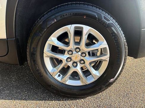 Used 2021 Chevrolet Traverse LT image 55