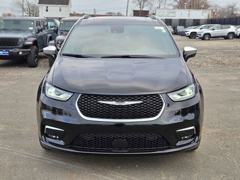 New 2026 Chrysler Pacifica Pinnacle image 8