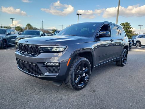 Used 2024 Jeep Grand Cherokee Limited w/ Black Appearance Package image 2