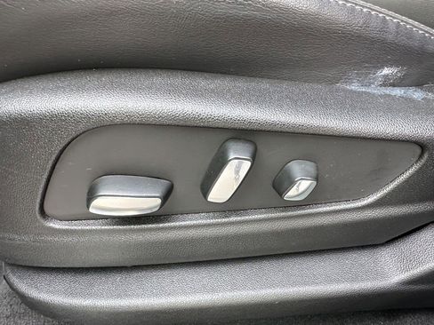 Certified 2025 Cadillac XT5 Premium Luxury image 17