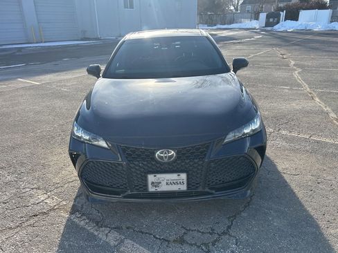 Used 2021 Toyota Avalon XSE image 10