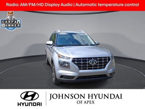 Certified 2026 Hyundai Venue SEL FWD image 3
