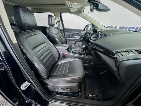 Certified 2019 Ford Escape Titanium AWD/4WD image 35