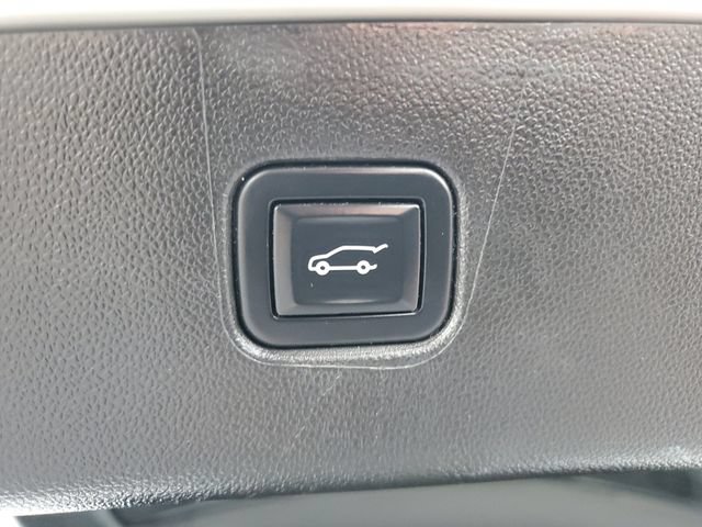 Certified 2023 Chevrolet Blazer RS w/ Driver Confidence II Package FWD image 9
