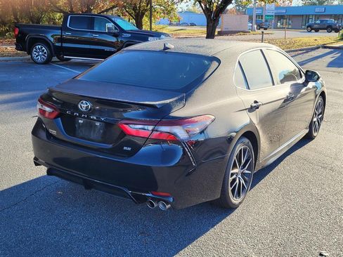 Used 2024 Toyota Camry SE image 2
