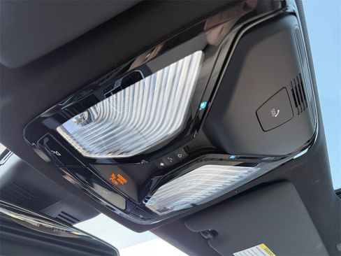 Certified 2025 BMW 330i xDrive Sedan w/ Premium Package image 32