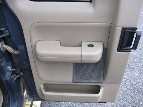 Used 2006 Ford F150 Lariat image 18