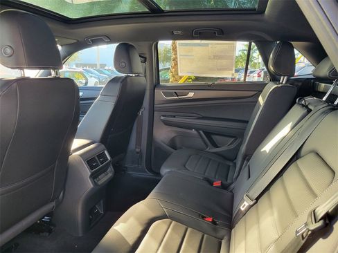 New 2026 Volkswagen Atlas Cross Sport SEL R-Line image 5