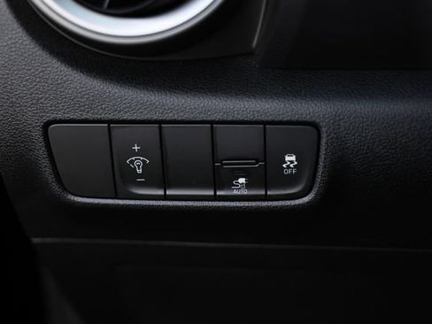 Used 2023 Hyundai Kona SE FWD image 18