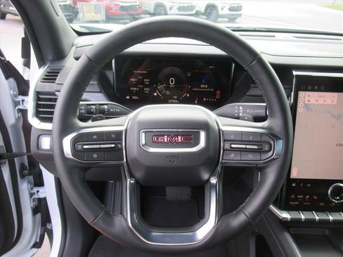 Certified 2025 GMC Acadia Elevation image 18