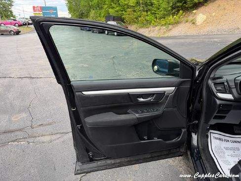 Used 2017 Honda CR-V LX image 6