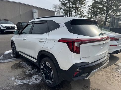 Used 2024 Kia Seltos SX w/ SX Sunroof Package image 7
